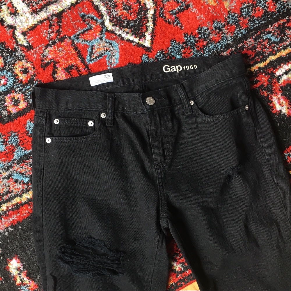 SOLD: Gap ripped straight denim girlfriend jeans